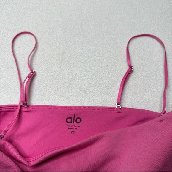 Alo Yoga Airbrush Socialite Bandeau 💖🌸Paradise Pink - Picture 8 of 9
